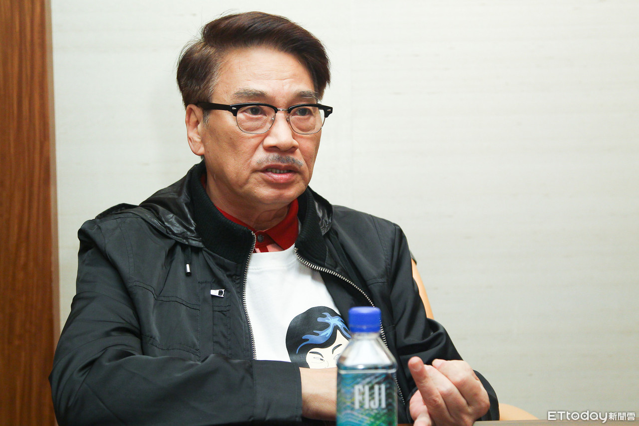 吴孟达癌逝一周年“长眠大马”原因曝 网叹:落叶没归根