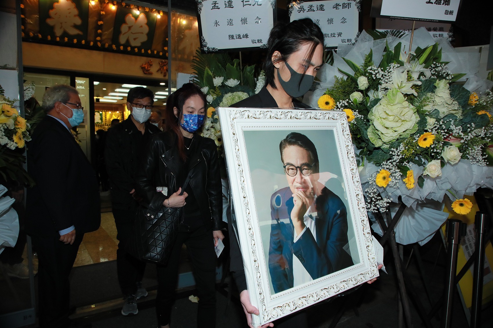 吴孟达癌逝一周年“长眠大马”原因曝 网叹:落叶没归根