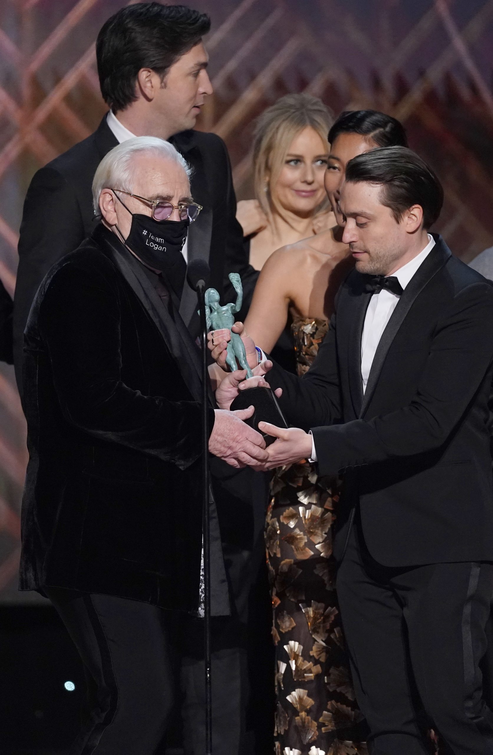 喜剧演员当乌克兰总统被嘲 美演员公开声援