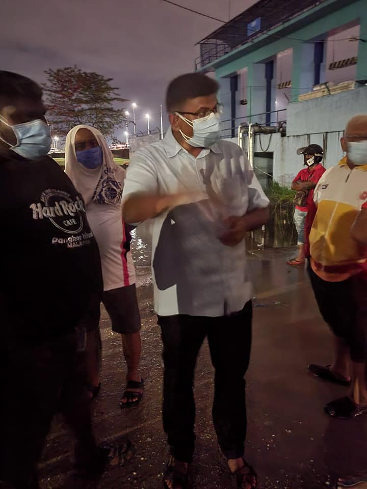 大都会/副文/跟进水灾