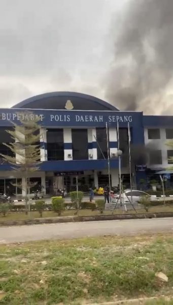 大都会/雪邦警区总部火患