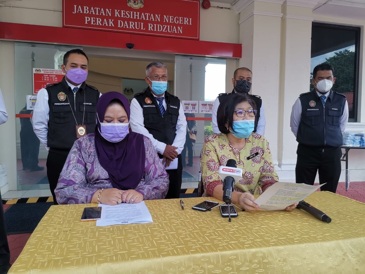 大霹雳时事焦点/4月1日过渡至地方流行病阶段 霹卫局续防疫SOP执法行动