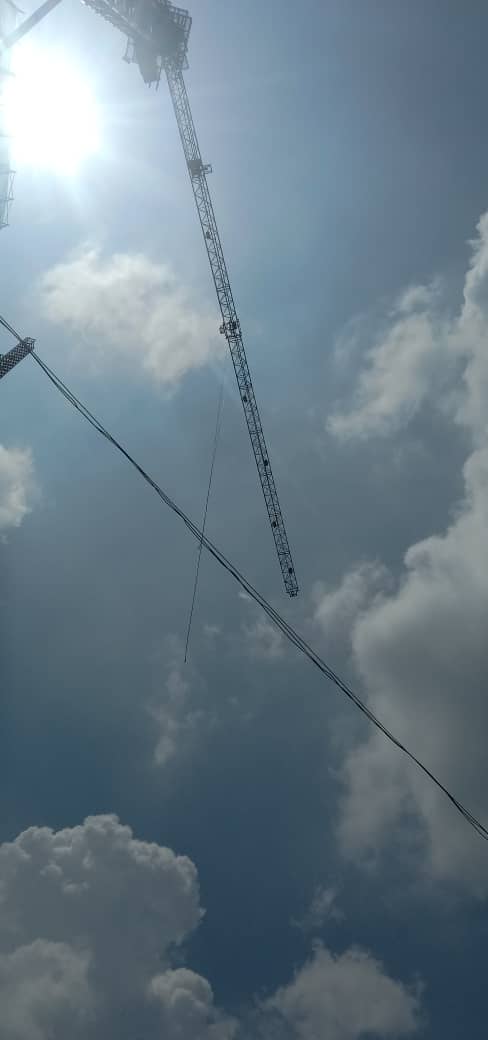 天降沙槽!孟加拉外劳惨被砸成肉泥