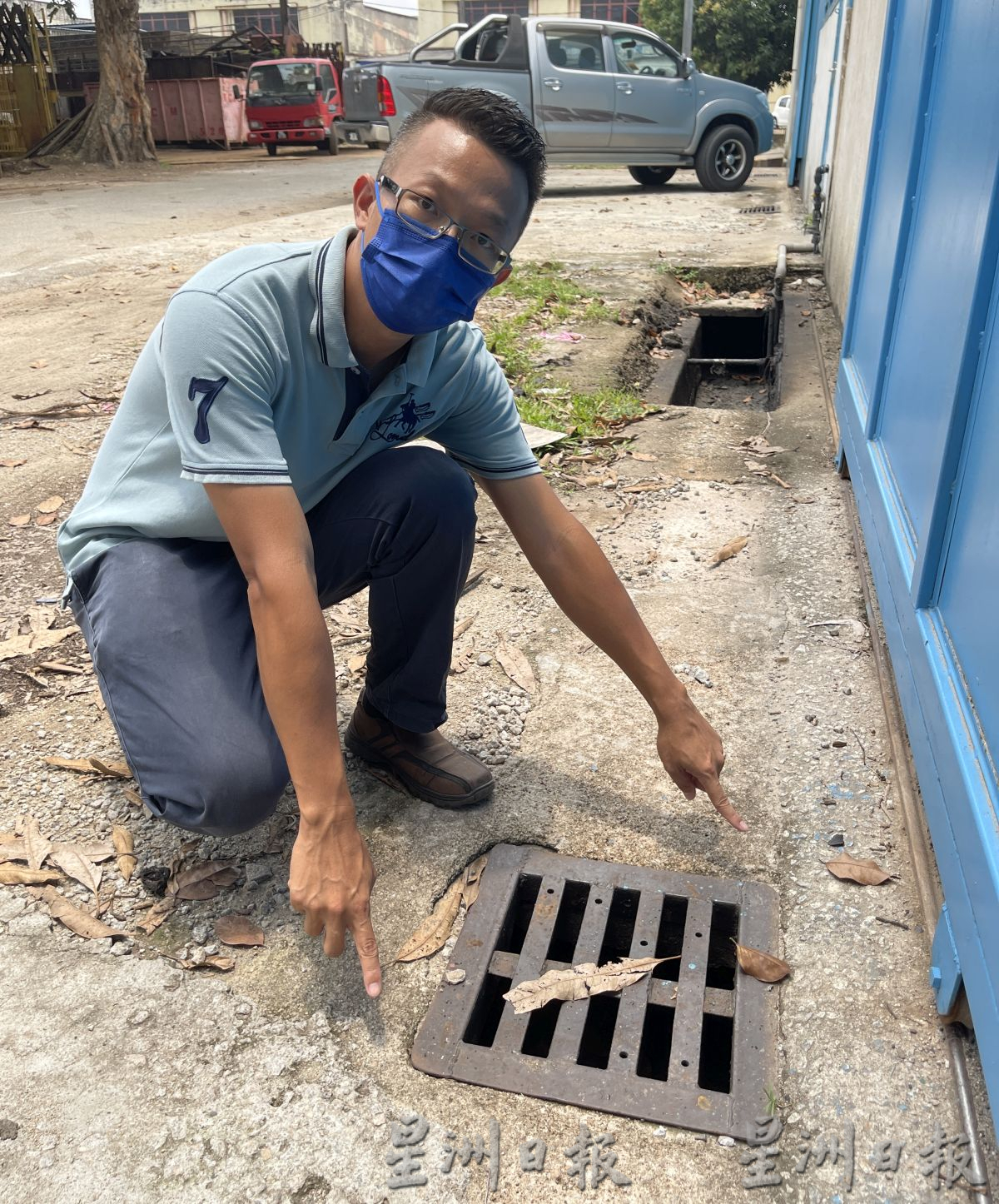 妨碍清理淤泥堆积 违建沟盖酿水灾