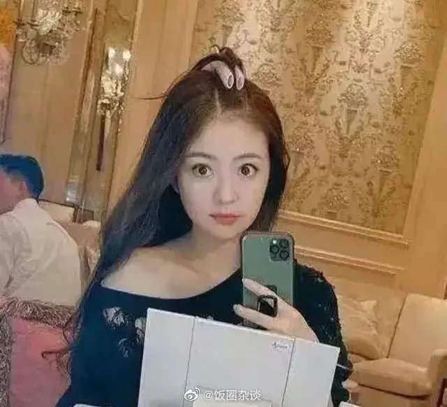 安以轩爆复出捞金  网酸“眼神空洞”