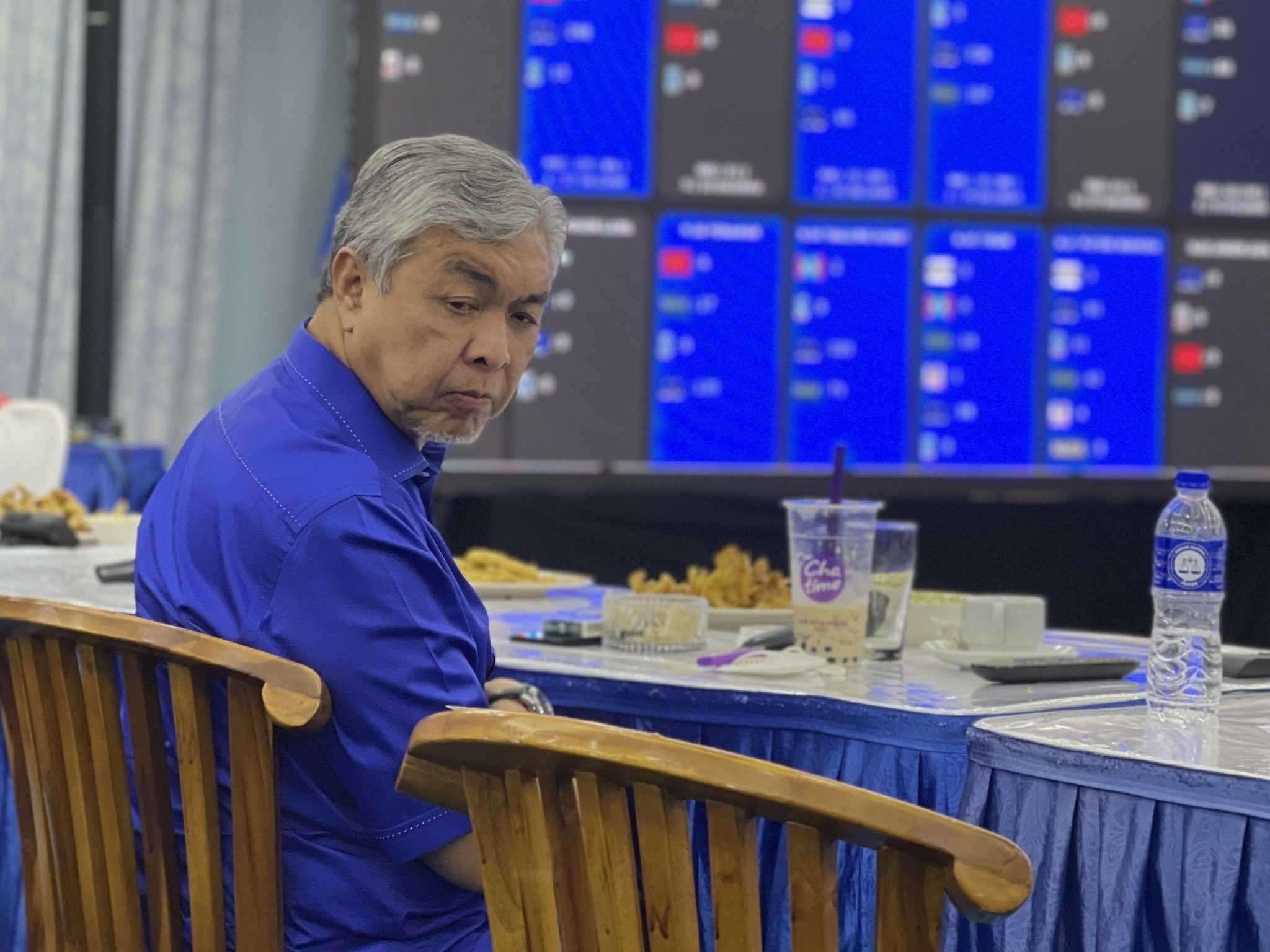 安努亚：军警票国阵明显领先！扎希已坐镇指挥中心