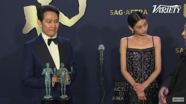 封视帝后遇外媒无礼问题 李政宰尴尬郑好娟打脸