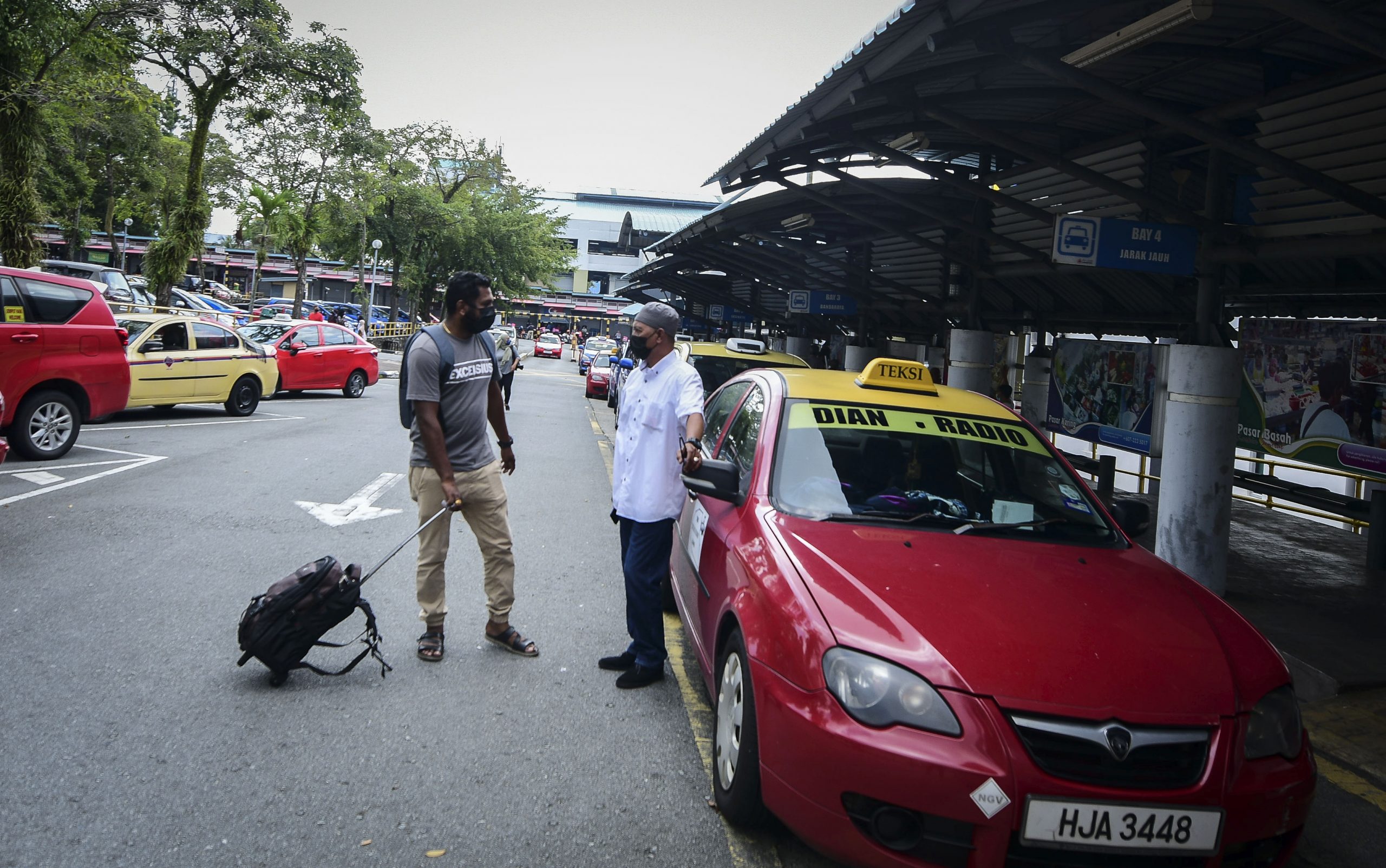 **已签发**柔:边境重开,往返新山与狮城德士司机:是喜讯