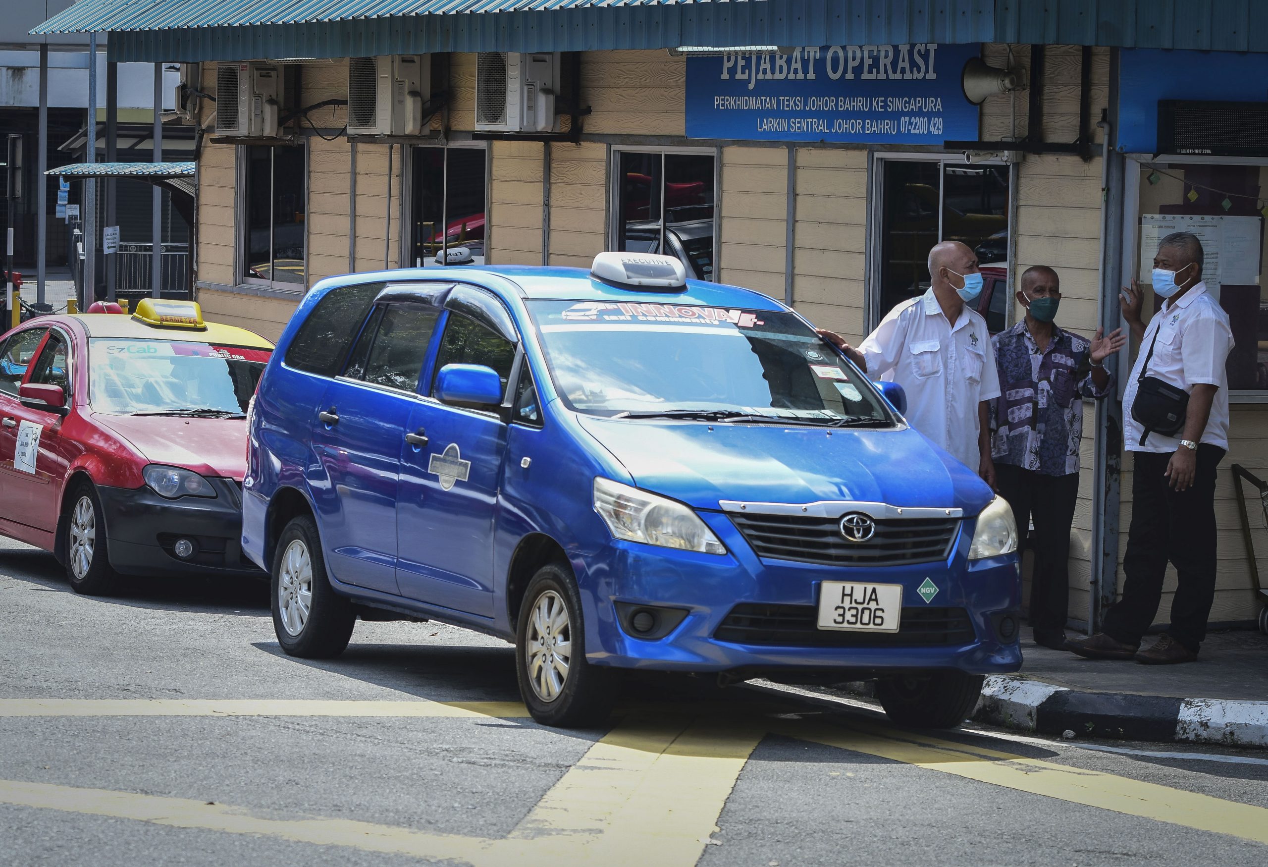 **已签发**柔:边境重开,往返新山与狮城德士司机:是喜讯