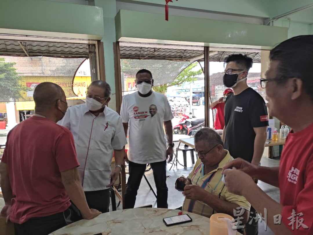 **已签发（请置头条）**柔：封面：主文：州选面面观：【特稿】：彼咯选情未热佳南火力最大，双轨电动火车计划成首波交战课题