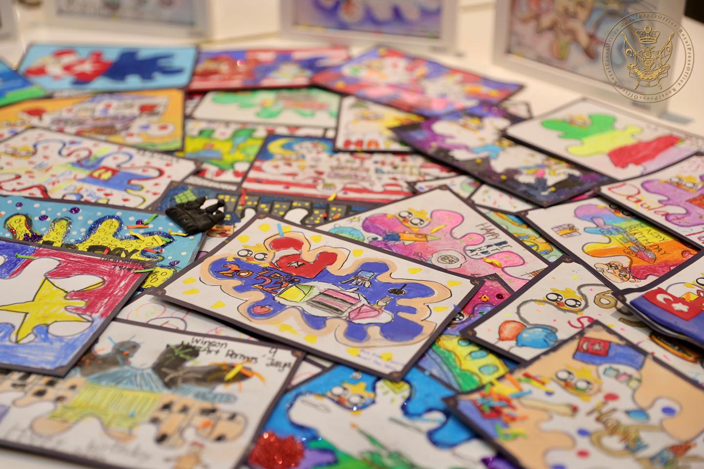 逾200小朋友绘制贺卡,庆柔苏丹诞辰