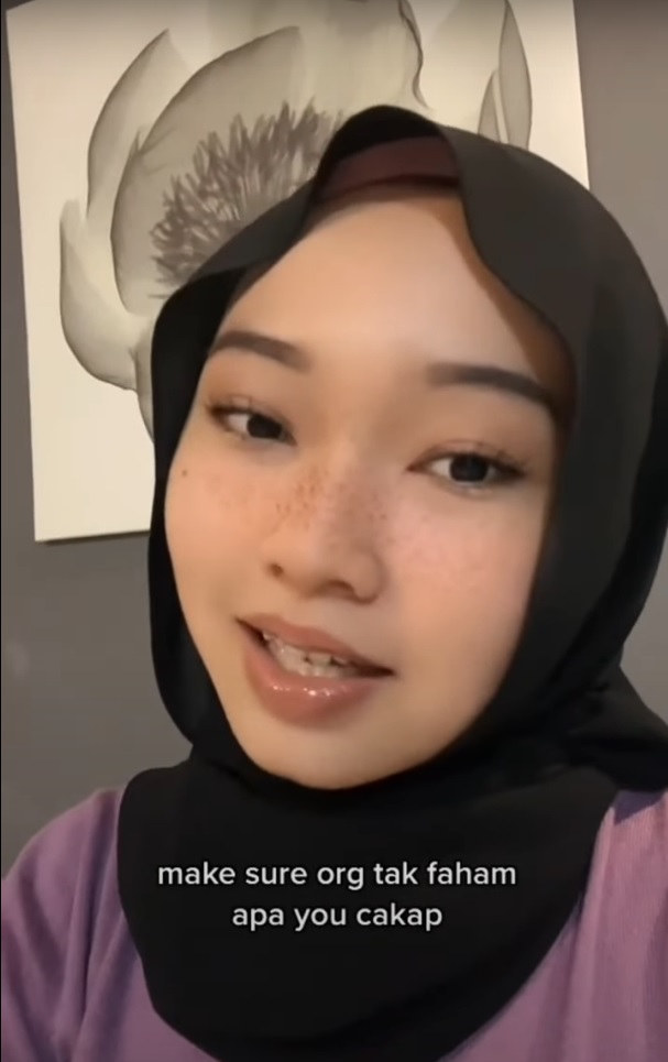 店员用华语说坏话骂“马来婆”·被女子一句“我宽中毕业的”吓翻