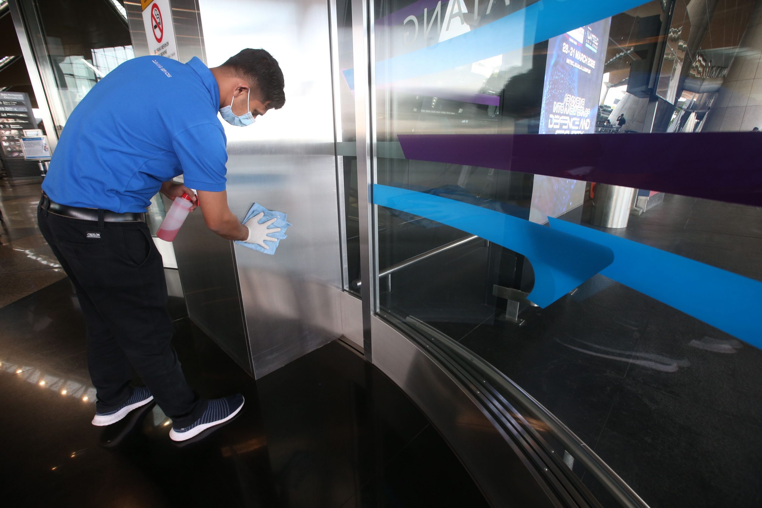 开放国门 机场关卡做好准备迎旅客