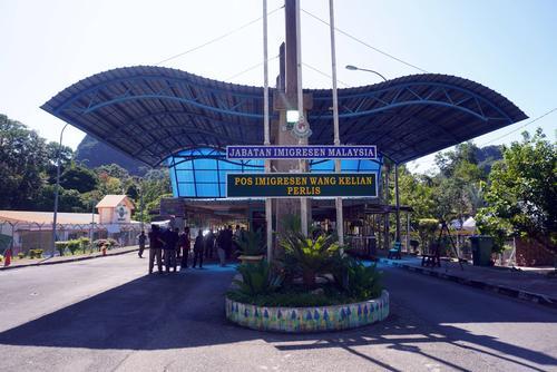 开放国门 机场关卡做好准备迎旅客