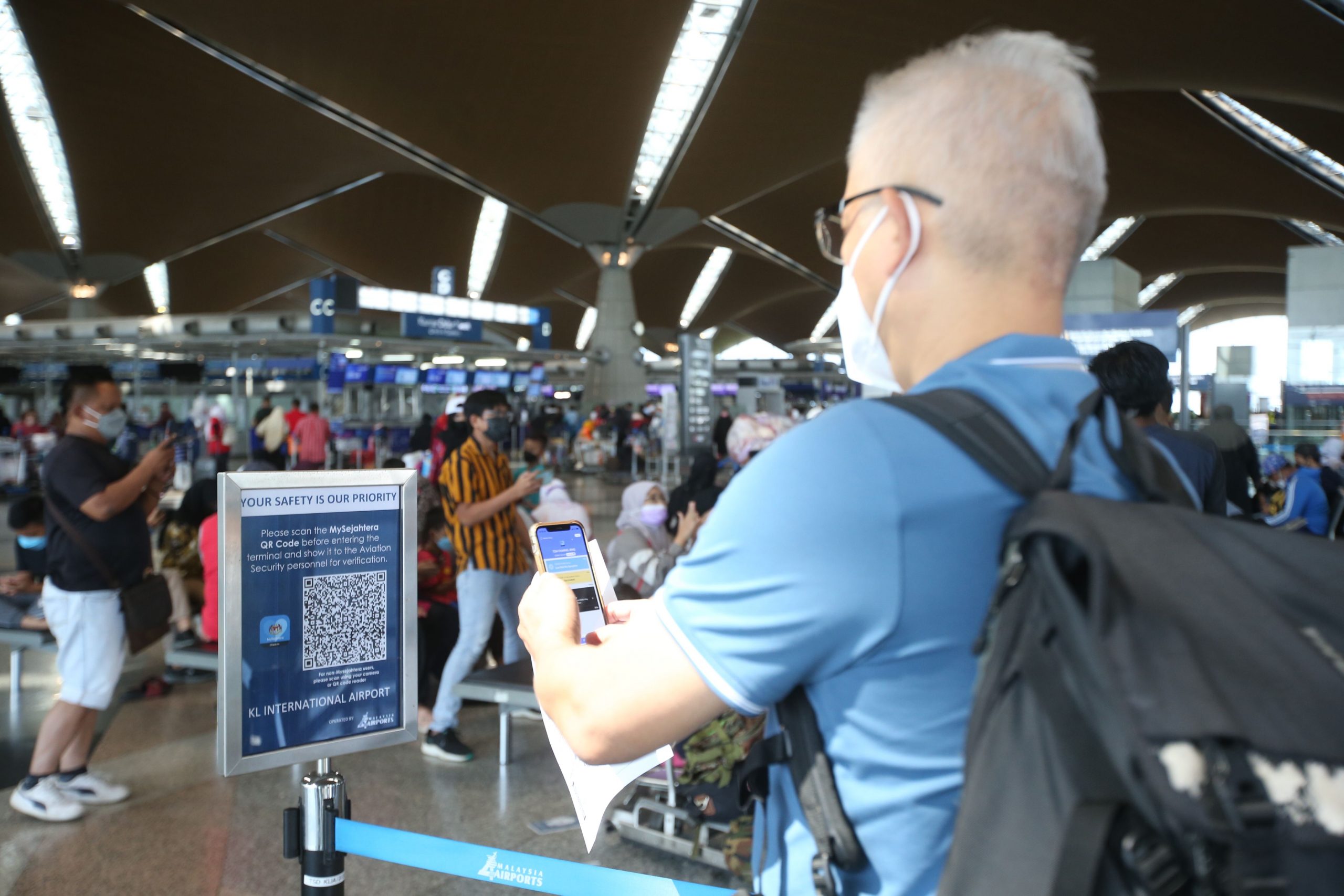 开放国门 机场关卡做好准备迎旅客