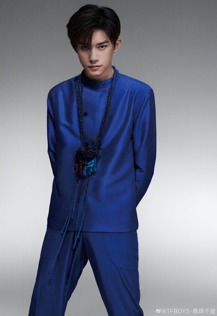 张艺谋拍科幻片掀“倒刘浩存”风.网推谷爱凌配易烊千玺