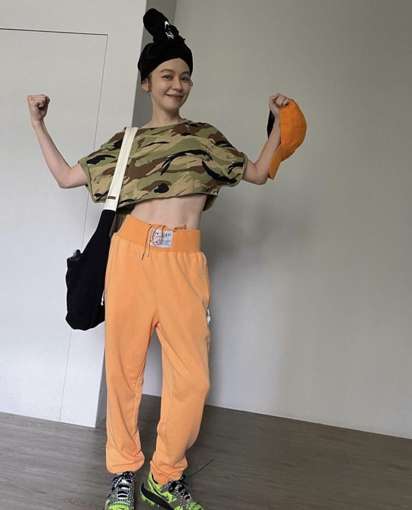 徐若瑄甩开王力宏阴霾 登纽约时代巨幕为女性发声