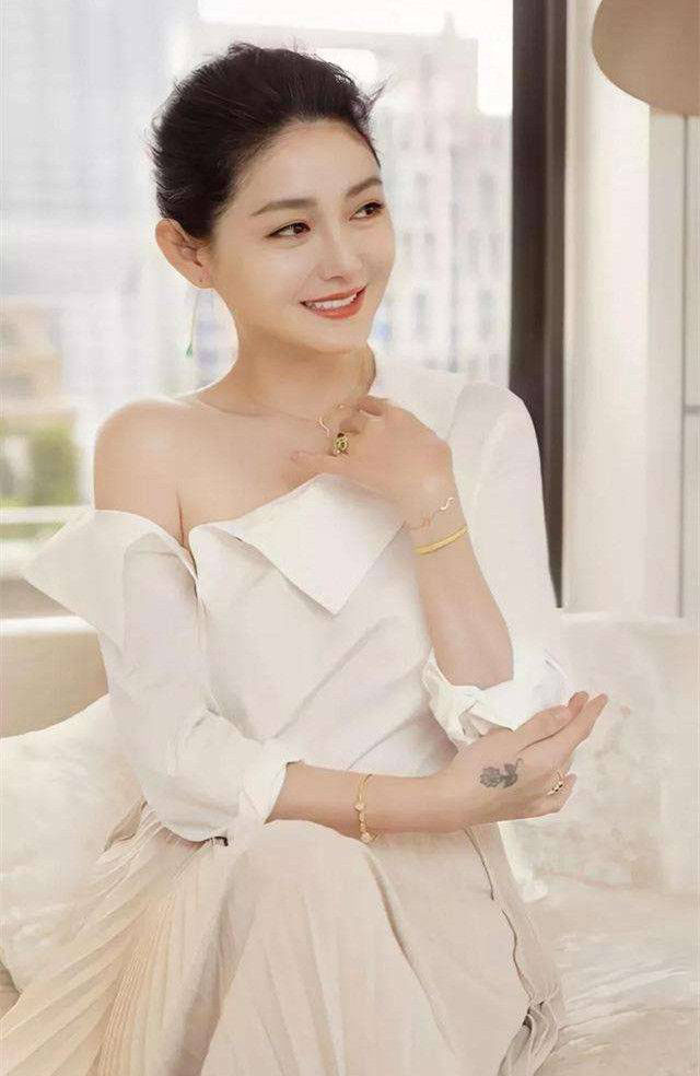 忘了结婚登记日   大S被疑婚内出轨具俊晔  