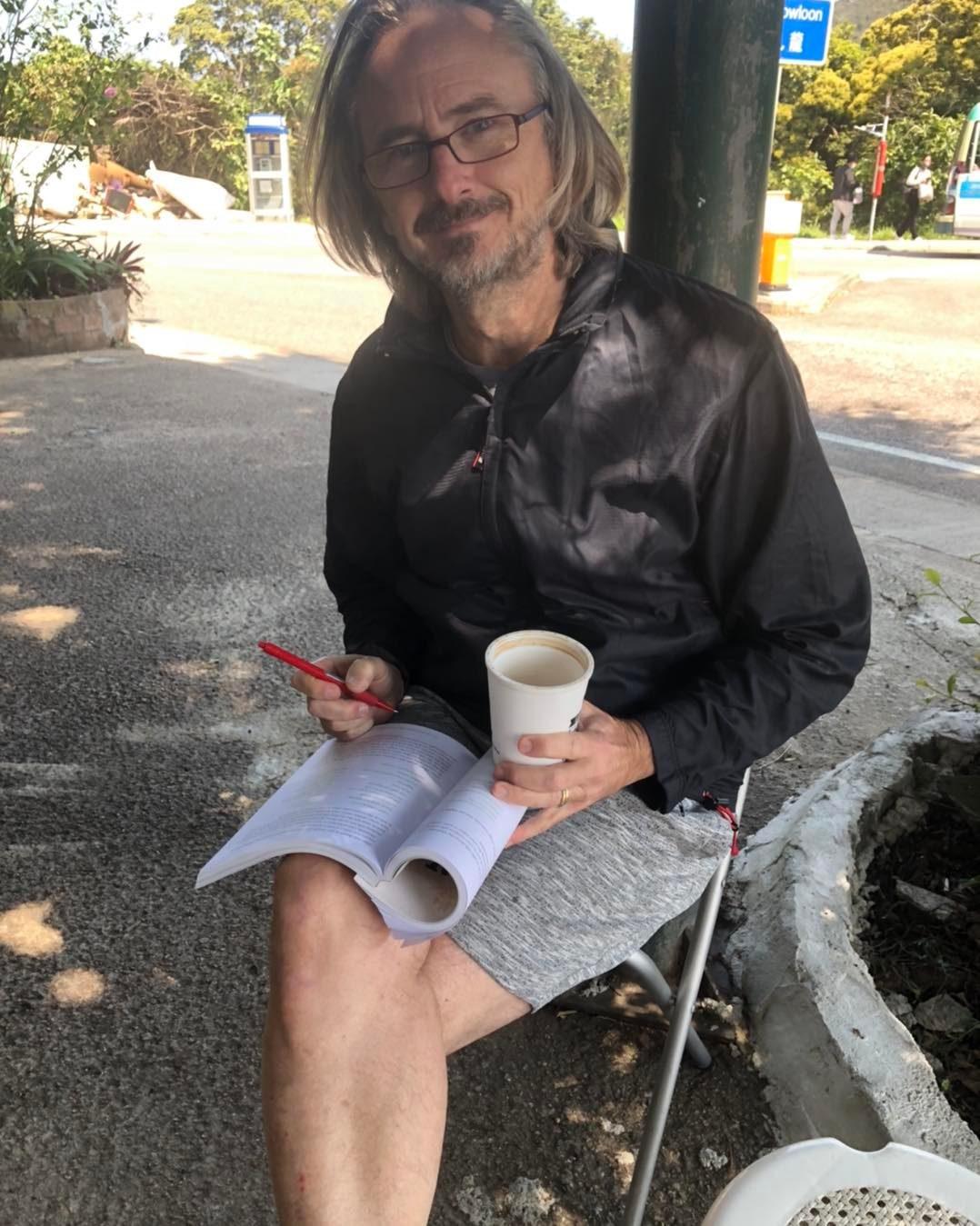 忧全球食物链被打断 河国荣未雨绸缪家中种菜自给自足