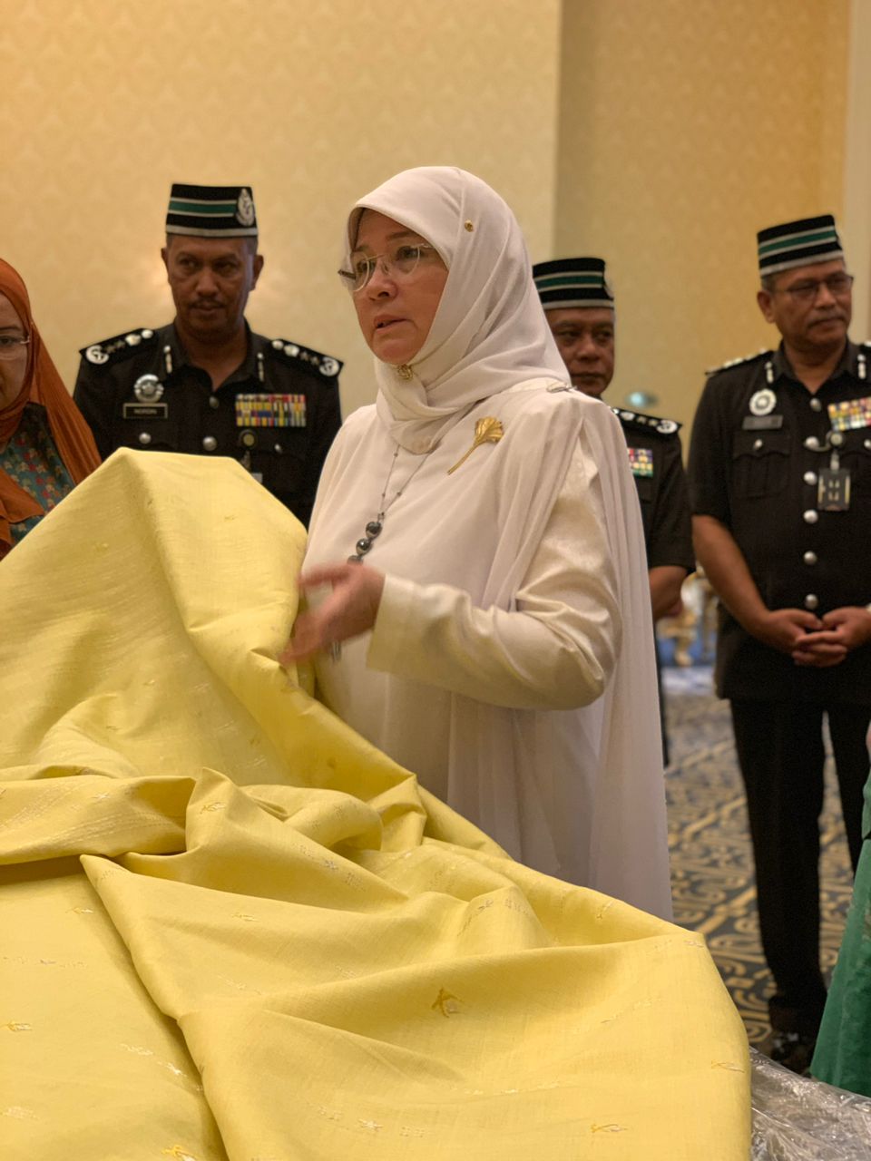 我国手工纺织艺术品今年首次参加“伦敦工艺周” 展示