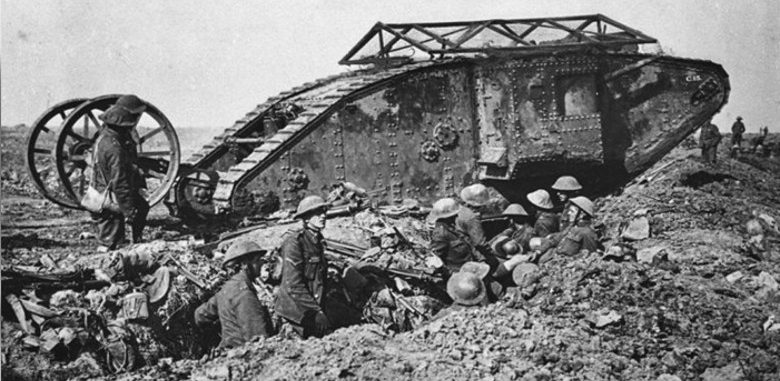 拼盘2图／世上第一辆坦克设计蓝图　1.46万英镑成交