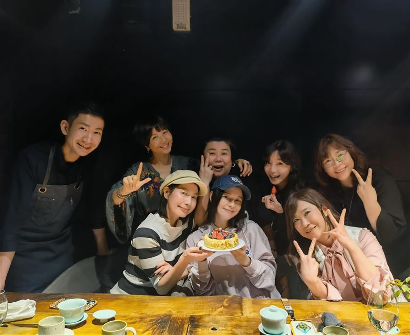 提前庆祝46岁生日 徐若瑄暴瘦9公斤