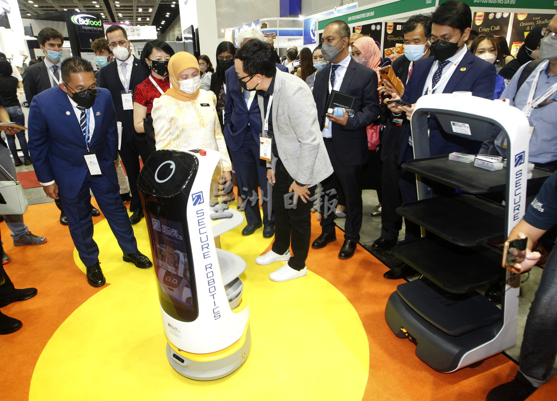 旅游部长//商务活动访客是普通游客平均花费的三倍