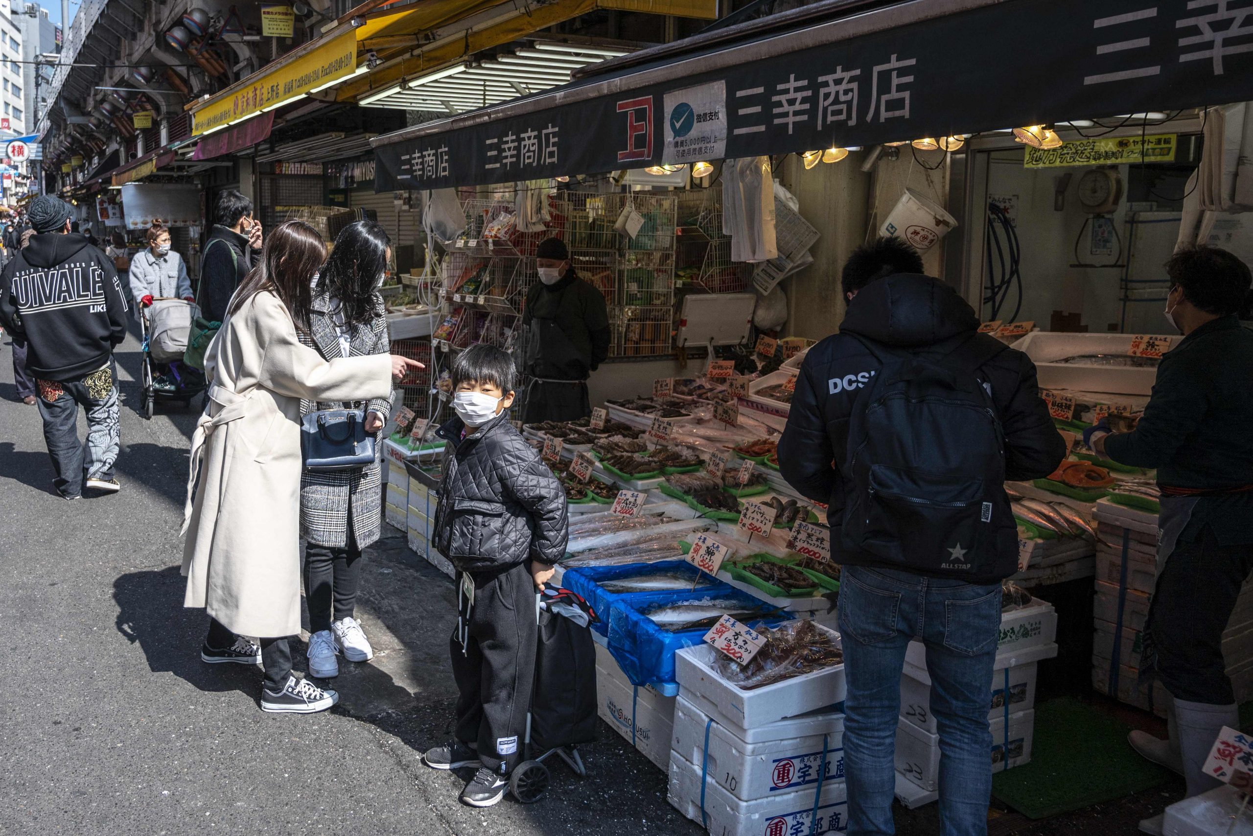 日本/政府提新方针 有意转向与病毒共存