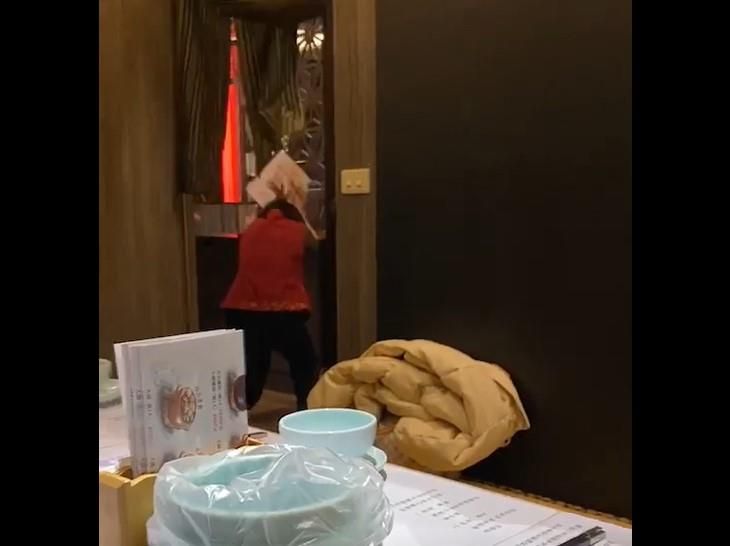 曹格二度发文要提告!涂惠源还原现场:对方先出口挑衅