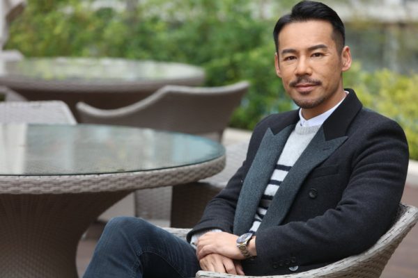 曾年少气盛不忿同期林峰上位 徐荣：“我觉得自己比他帅”	