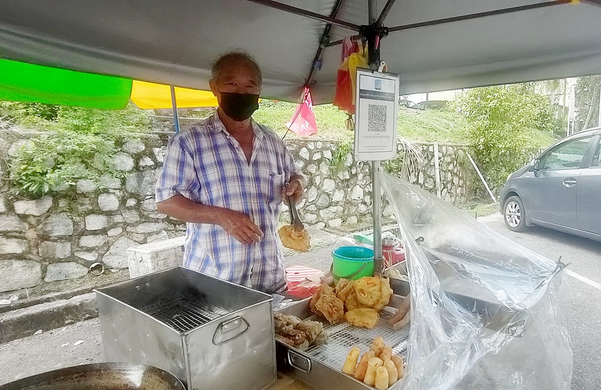 有故事的人(本月8日刋)：在老街卖炸五香，见证老街的变迁