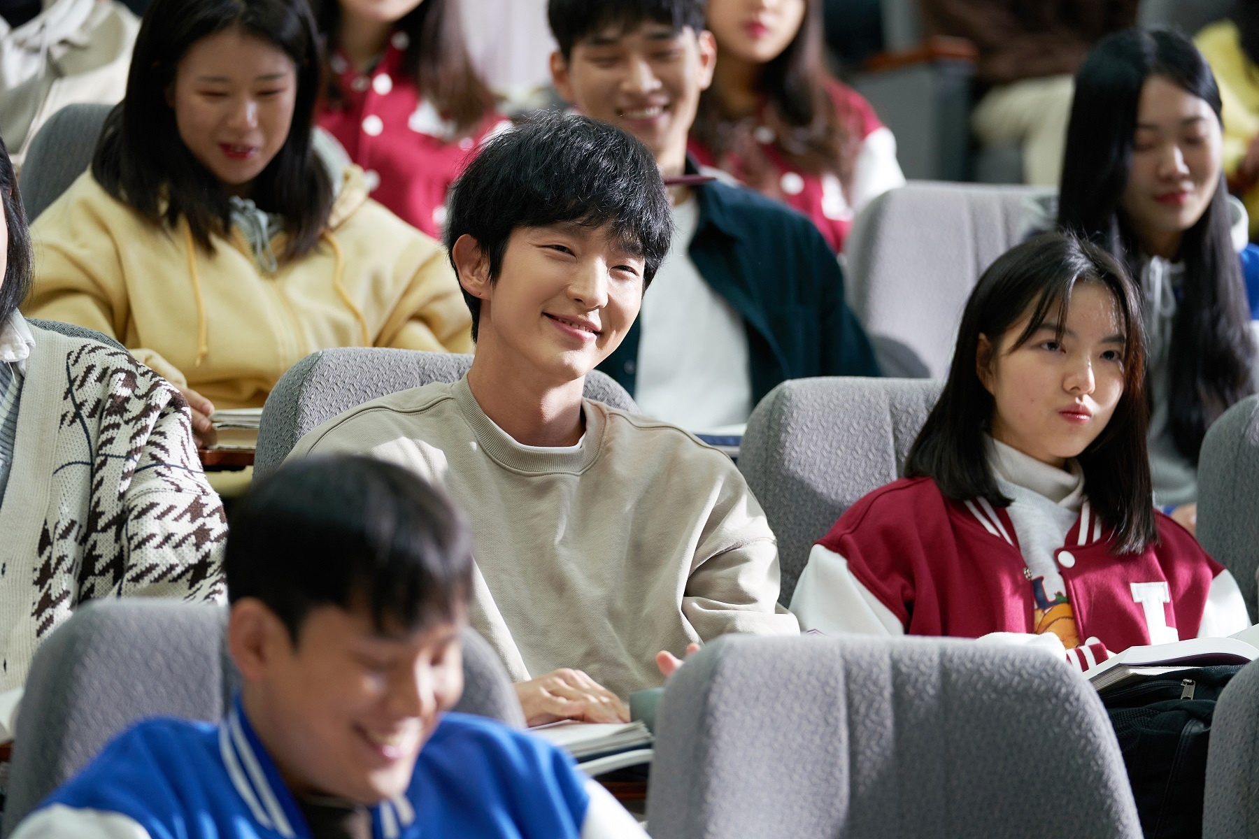 李准基40岁演高中生 不老秘诀曝光