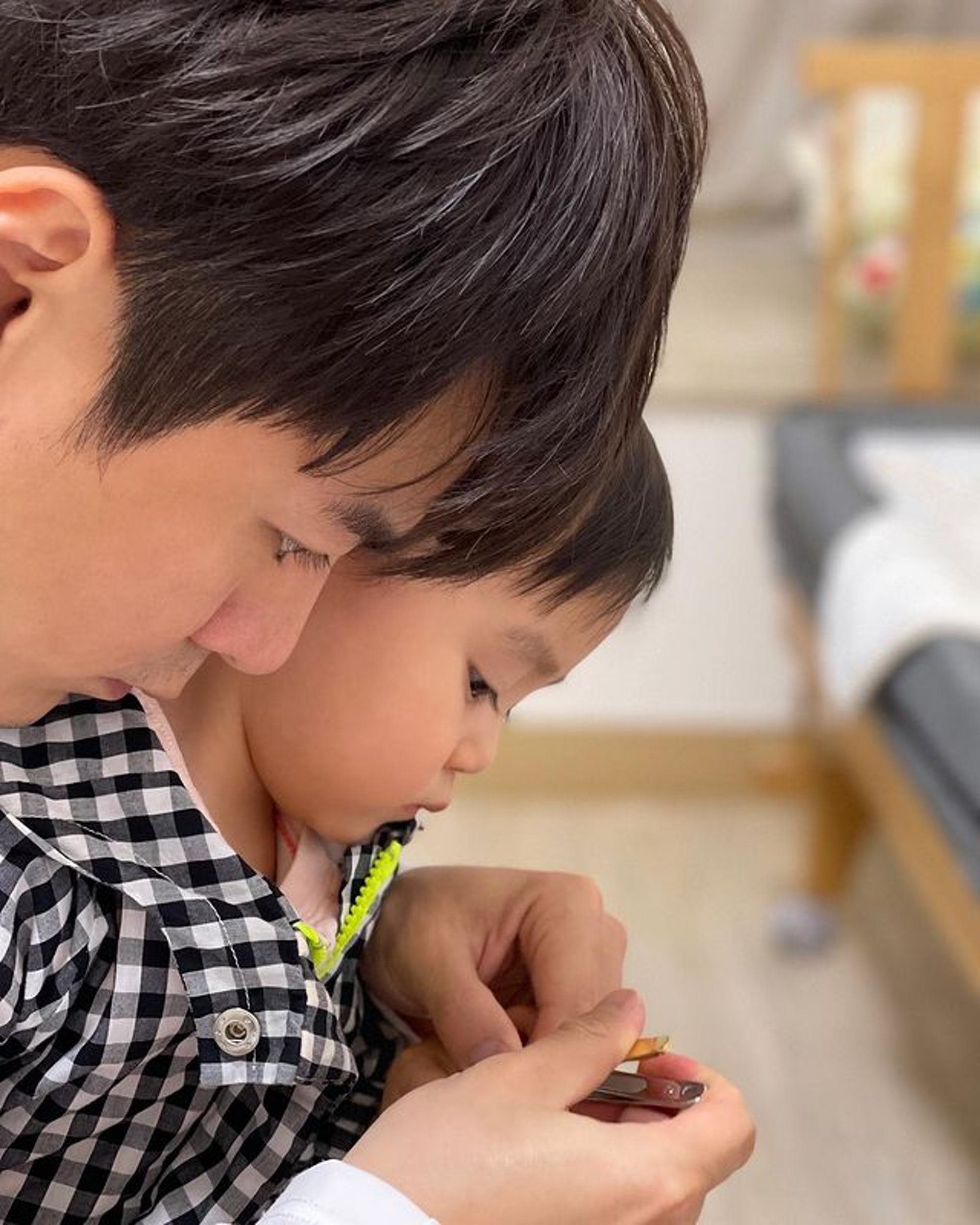 杨茜尧夫妇晒居家防疫日常 罗子溢甜曝女儿喊爸爸