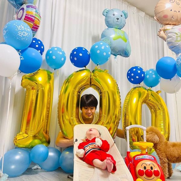 杨茜尧庆祝儿子百日宴 感触儿女大得快