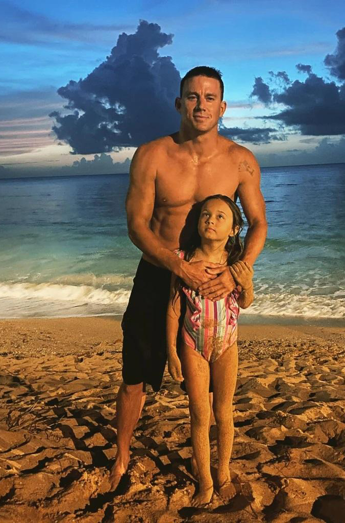 桑黛娜查宁相识太奇妙   因女儿学校打架结缘 