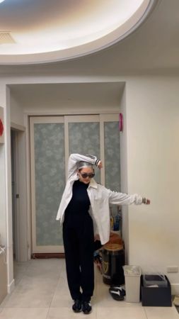 模仿酷龙热舞迎姐夫   小S：我姐会杀死我！