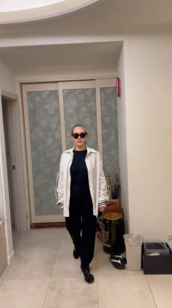 模仿酷龙热舞迎姐夫   小S：我姐会杀死我！