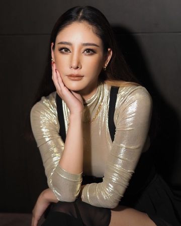 泰女星坠河案未破 母原谅无照驾船富豪求偿逾300万