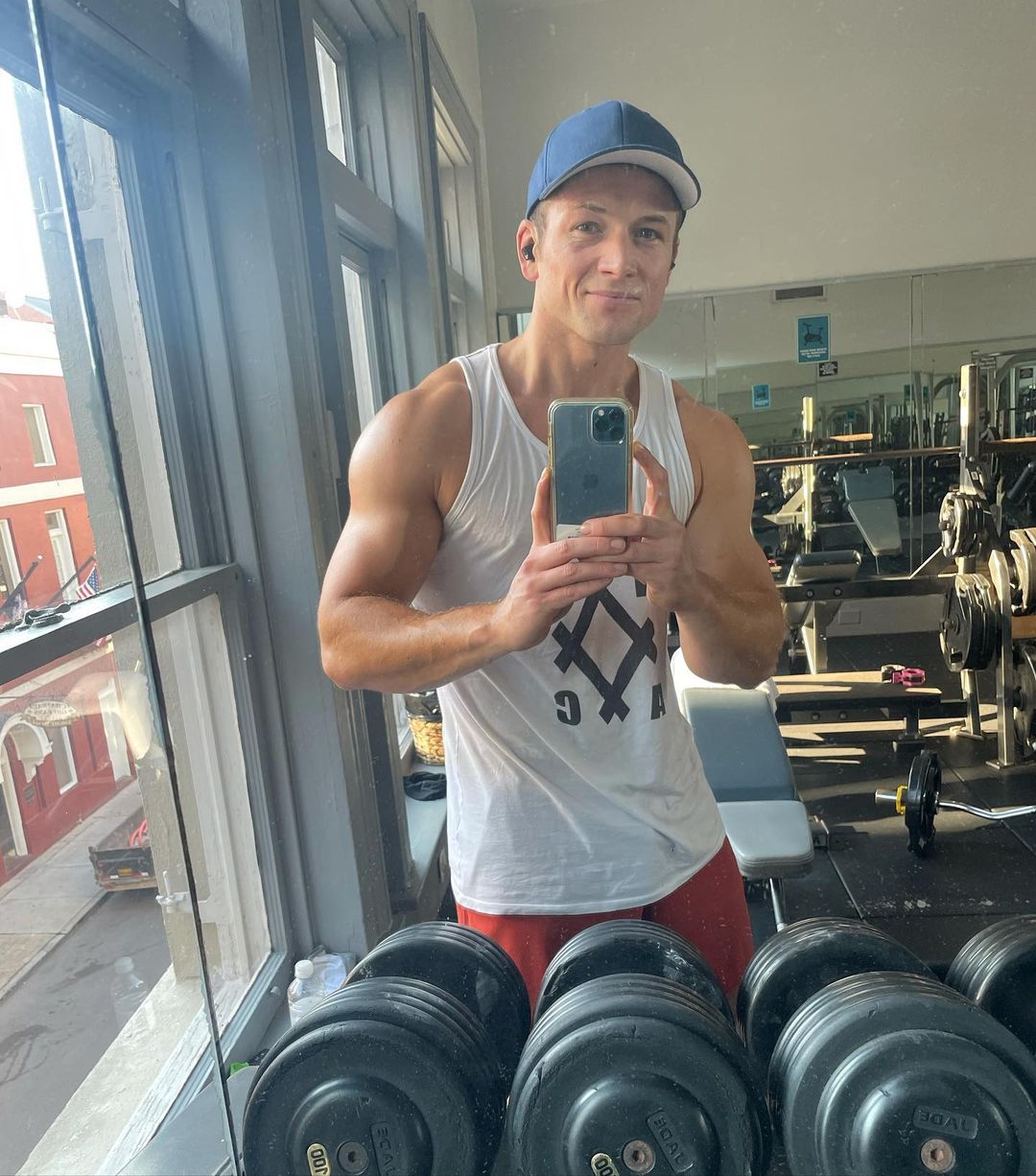 泰隆艾格顿演舞台剧突晕倒 医生观众即场抢救