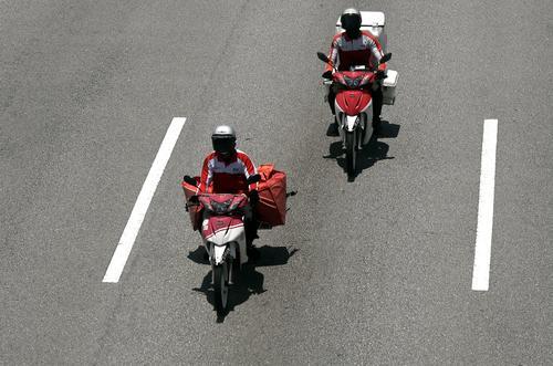 烈阳下成“无影人” 你拍了吗?