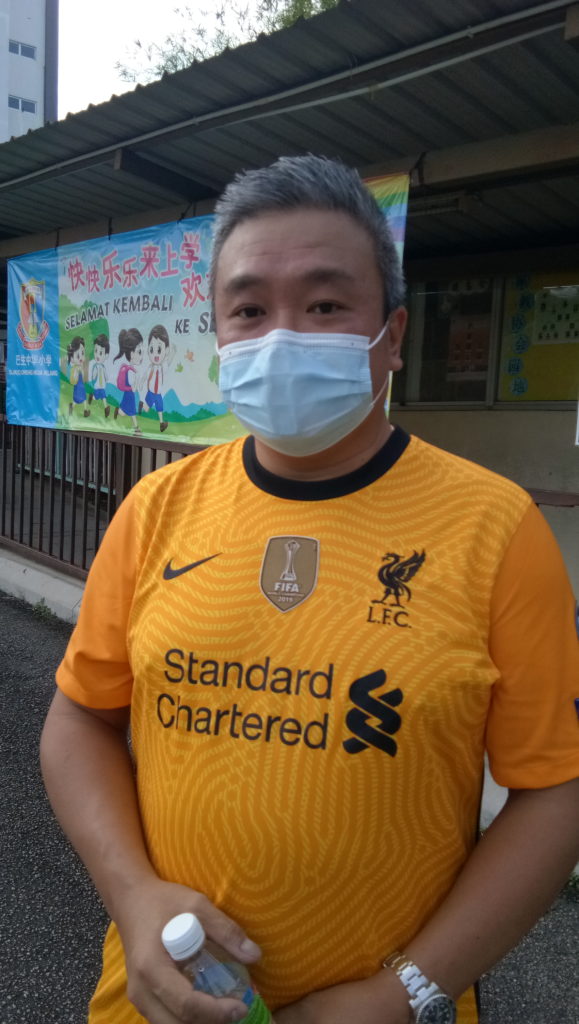 独家|4月多限制撤销 没接种老师仍禁入班？家长：回校上网课很讽刺