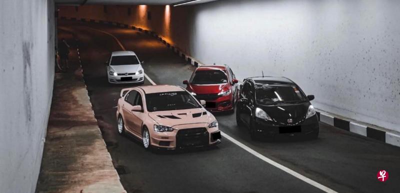 狮城吹歪风 隧道内停车拍“艺术照”