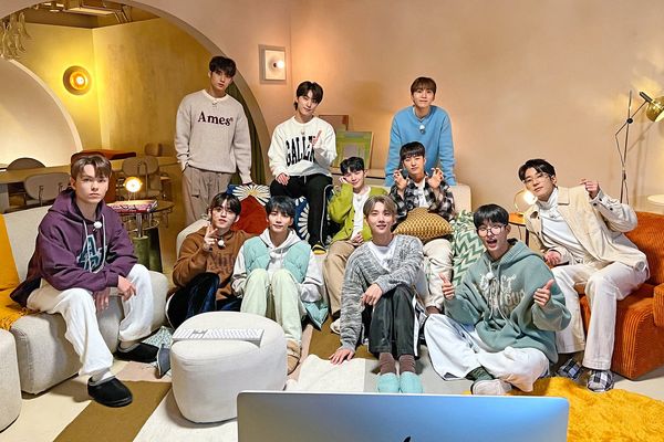 珉奎@SEVENTEEN抱走女职员 亲密互动曝光粉丝爆怒