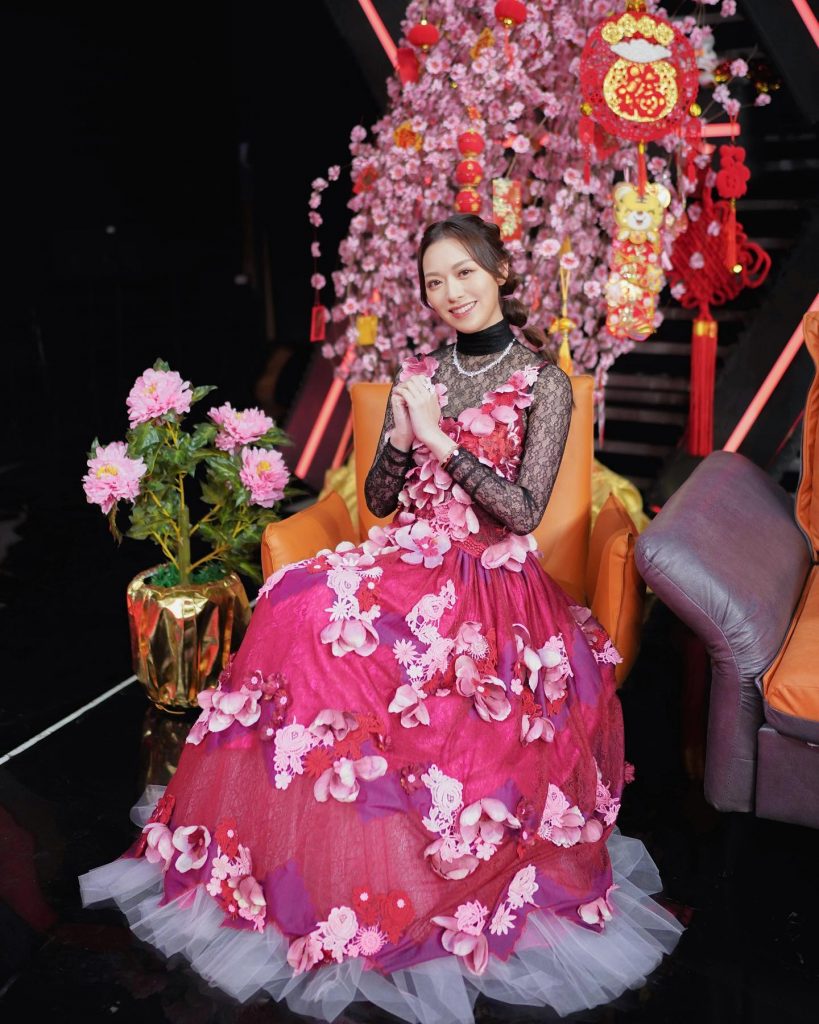 神隐2个月终更新IG 冯盈盈:在春天的幸福中醒来