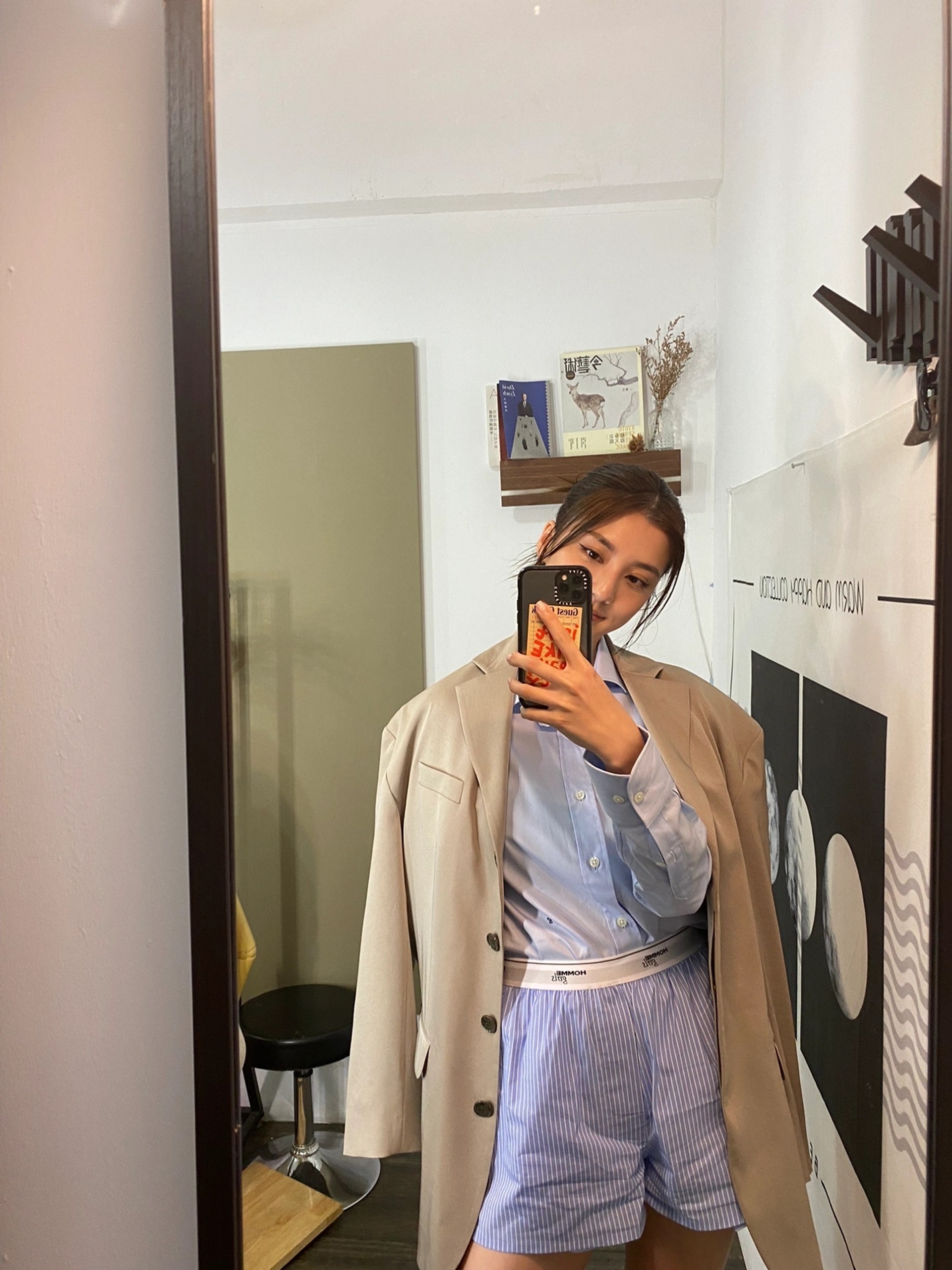 私服穿搭掀热议 吴千语被嘲穿“孖烟通”出街