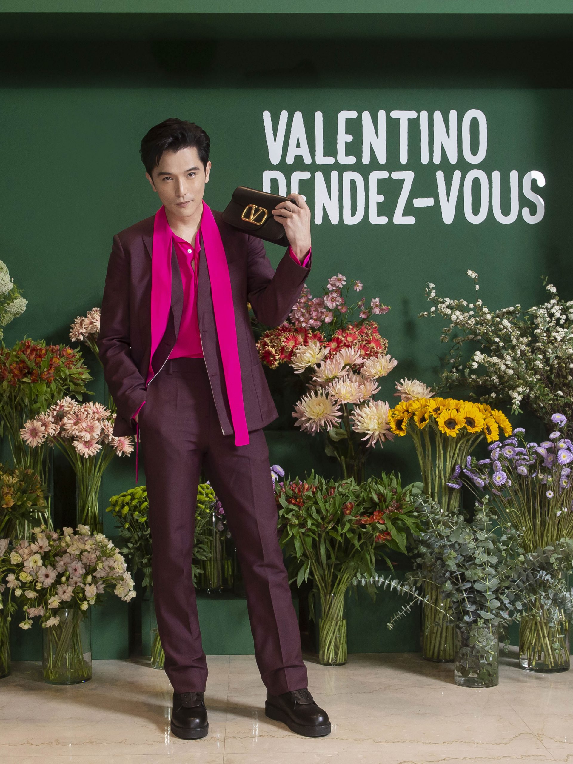 称求婚比走红毯紧张 邱泽甜喊“很幸福”