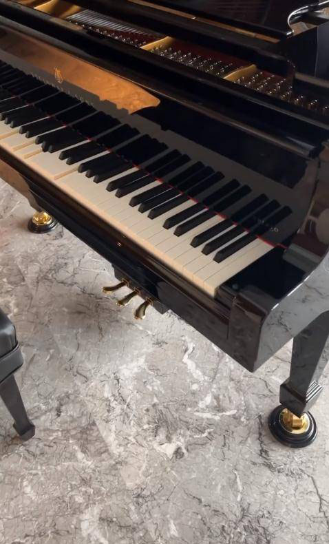 粉丝公投群起催歌 周杰伦翻牌揭发歌时间