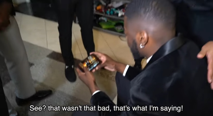 网红蹭热度恶搞 神还原基斯洛克被打反应