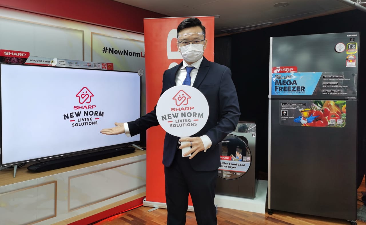 请下全国新闻版(广告：雷秀秀) / SHARP／请下1/4版