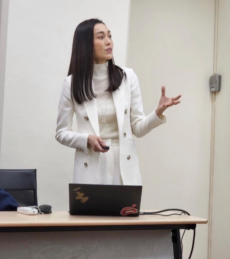 走出口罩风波狠甩哈佛学历阴霾 范玮琪46岁生日报喜讯	